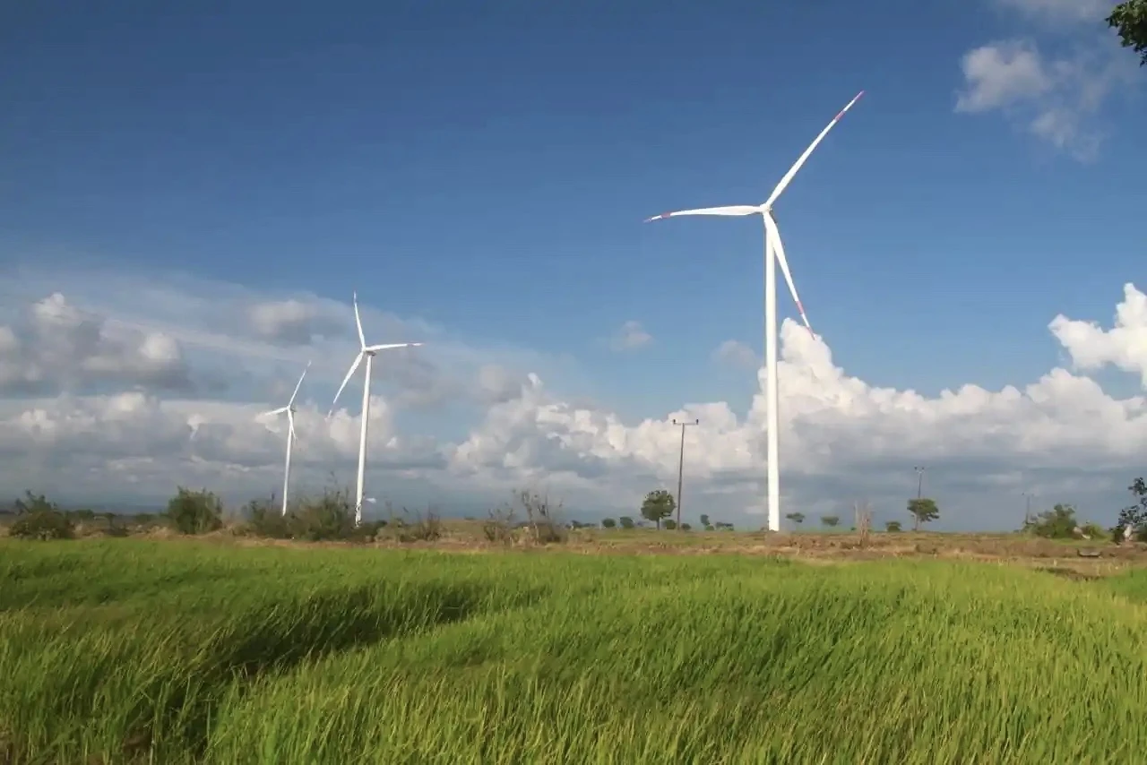 Investasi energi bersih ke negara berkembang masih minim. Ini tiga strategi konkret membuka keran modal hijau dan mempercepat transisi energi global. Foto: Dok. KabarBursa.com