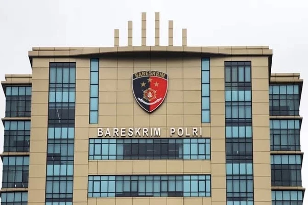 Bareskrim Polri menyelidiki dugaan pidana saham gorengan di BEI. OJK dan pemerintah perketat pengawasan demi lindungi investor dan stabilkan pasar modal. Foto: Dok. Tribrata News