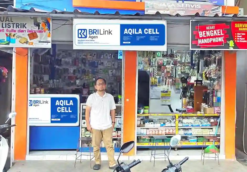 Kisah BRILink Agen di Kemayoran, tumbuhkan usaha dari konter ponsel hingga laundry yang mampu menyerap puluhan tenaga kerja. Foto: dok. BRI