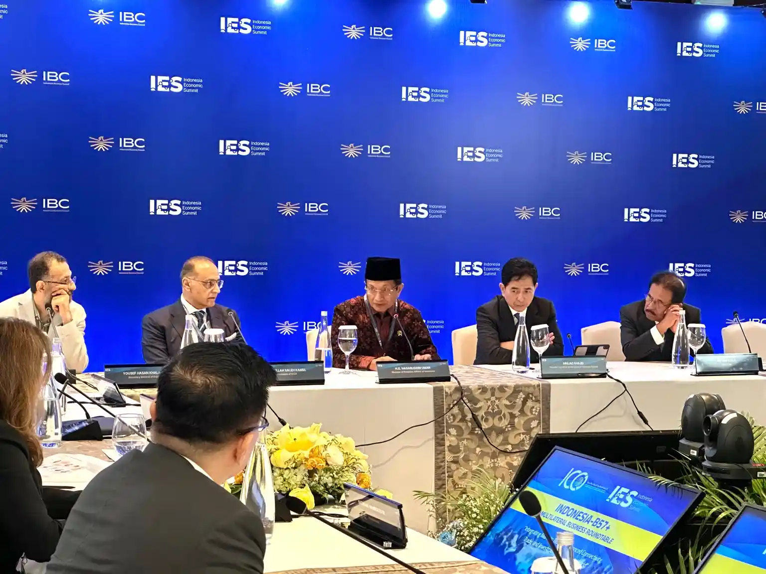 Menteri Agama Nasaruddin Umar (tengah) berbicara dalam sesi Multilateral Business Roundtable B57+ pada Indonesia Economic Summit (IES) 2026 di Hotel Shangri-La, Jakarta Pusat, Rabu, 4 Februari 2026. Foto: Alpin Pulungan/KabarBursa.