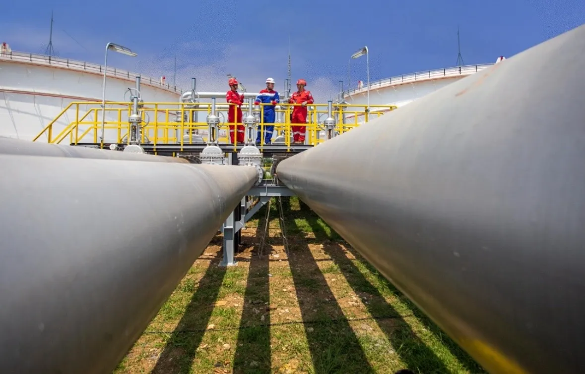 RHB Sekuritas mengingatkan risiko sektor sawit akibat kebijakan domestik, sementara peluang investasi 2026 lebih menarik pada saham sektor migas. Foto: IG @pertamina_ru6