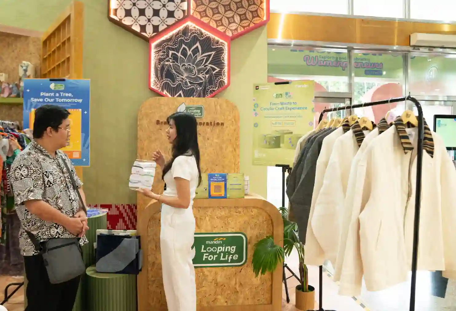 Bank Mandiri perkuat UMKM kriya dengan konsep sirkular. Berikut dampaknya terhadap ekonomi dan lingkungan. Foto: dok. Bank Mandiri