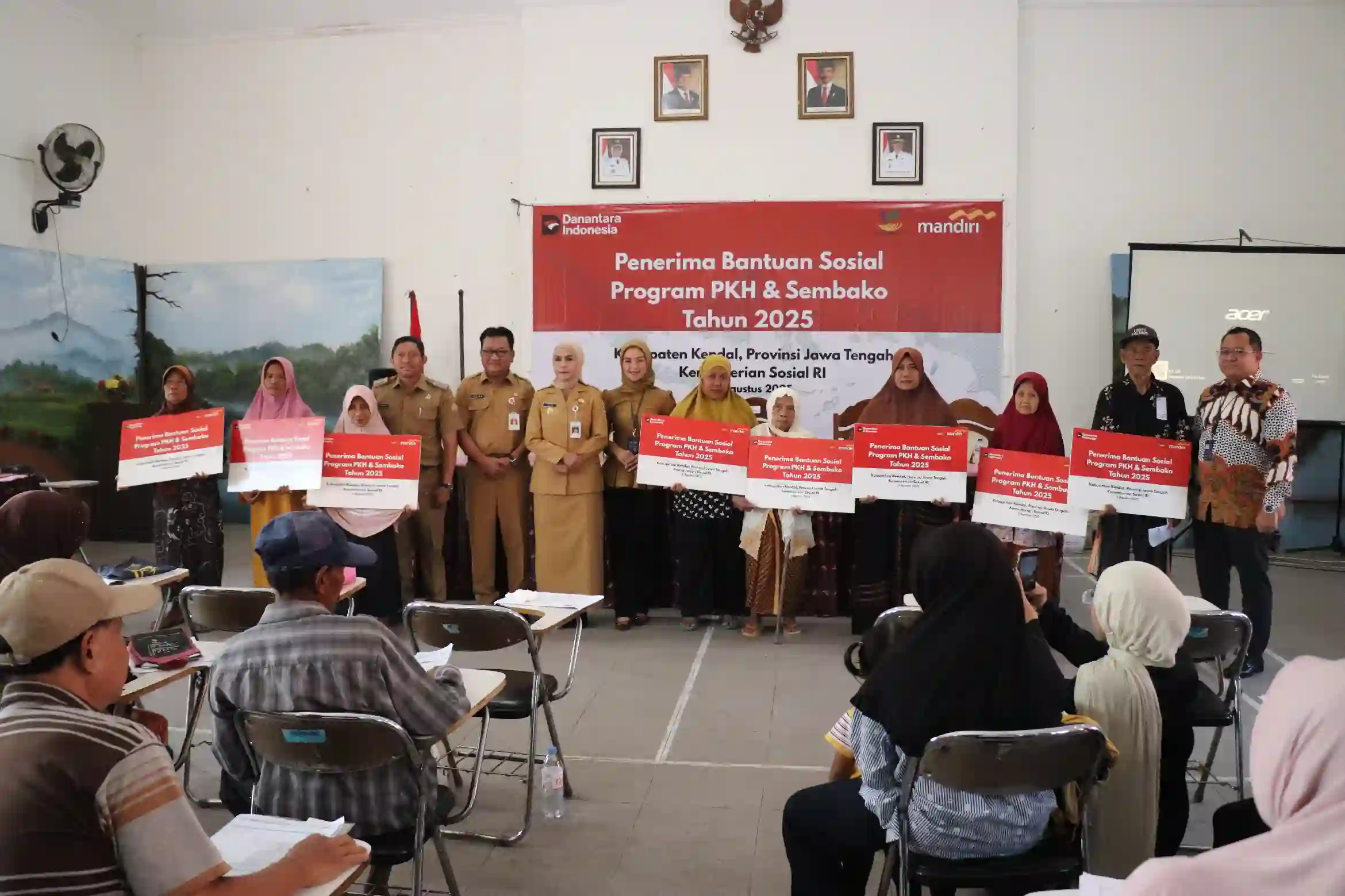 Sebanyak 7,45 Juta warga terima Bansos dan program bantuan usaha via Bank Mandiri. Foto: dok. Bank Mandiri