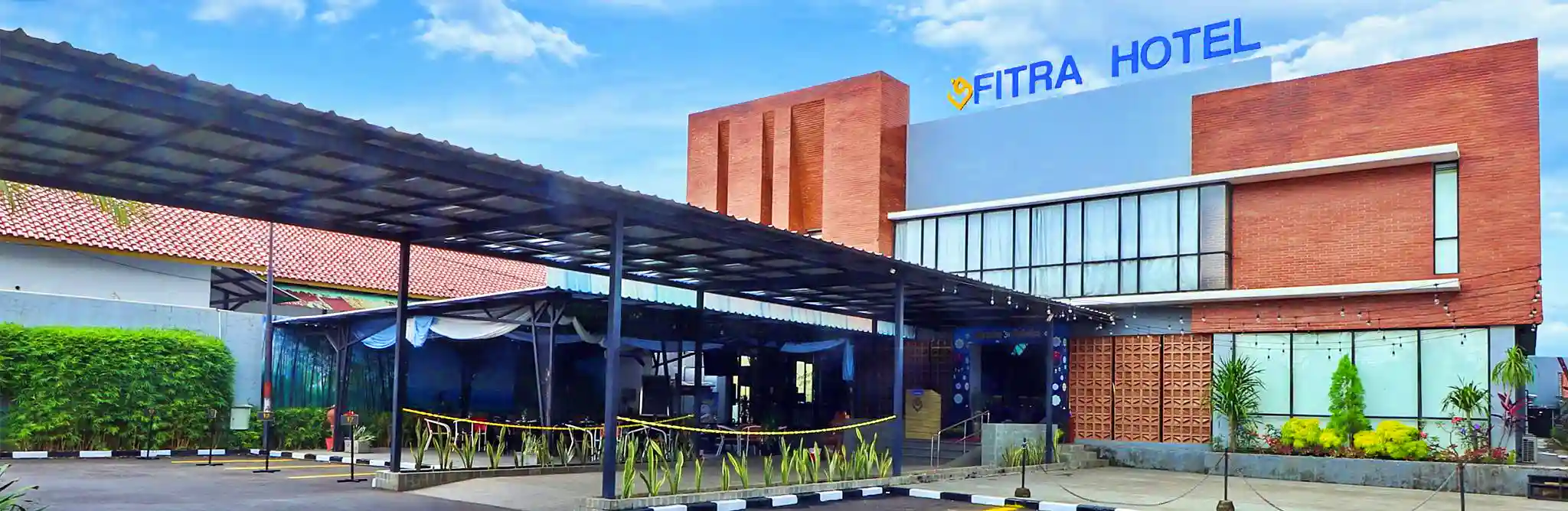 Pasar modal Indonesia tengah menyaksikan salah satu aksi korporasi paling drastis tahun 2026, yakni PT Hotel Fitra International Tbk (FITT), emiten yang selama
