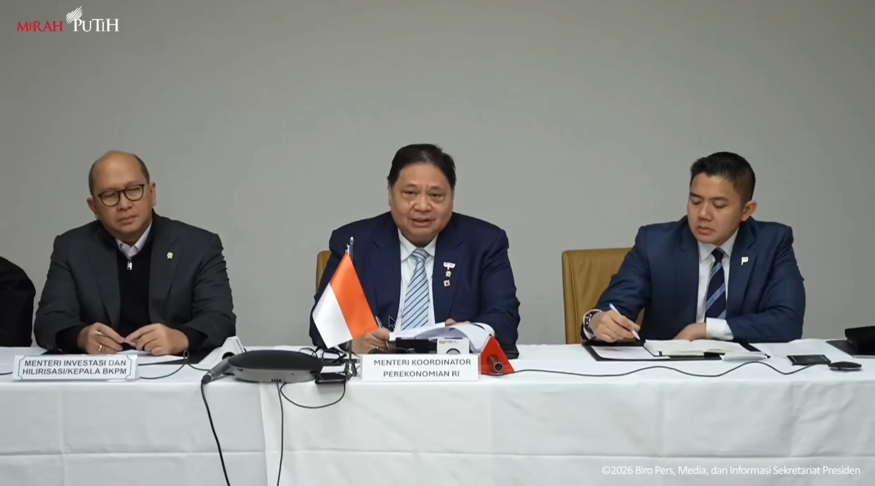 ART RI-AS hapus tarif 1.819 produk Indonesia ke AS. Tekstil, sawit, dan elektronik berpotensi tumbuh seiring akses pasar lebih luas dan stabilitas ekspor. Foto: Tangkapan Layar YouTube Sekretariat Presiden.