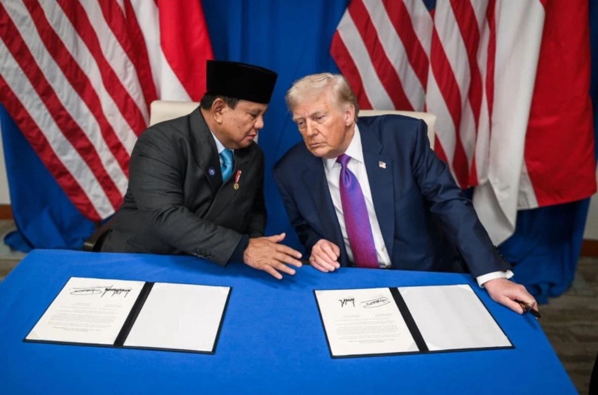 Kesepakatan tarif resiprokal RI–AS memangkas birokrasi impor dan mempercepat arus barang, berpotensi menekan biaya logistik serta memperkuat rantai pasok industri. Foto: IG @kemensetneg.ri