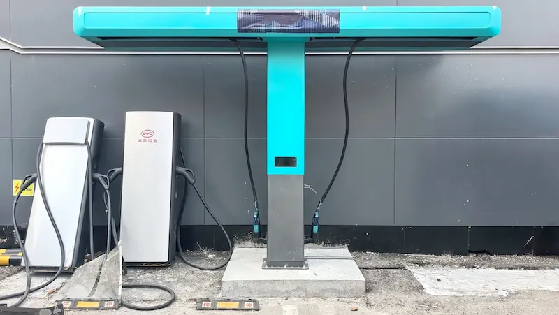 Megawatt Flash Charging Piles milik BYD yang berpotensi ubah model bisnis SPKLU. Foto: carnewschina.
