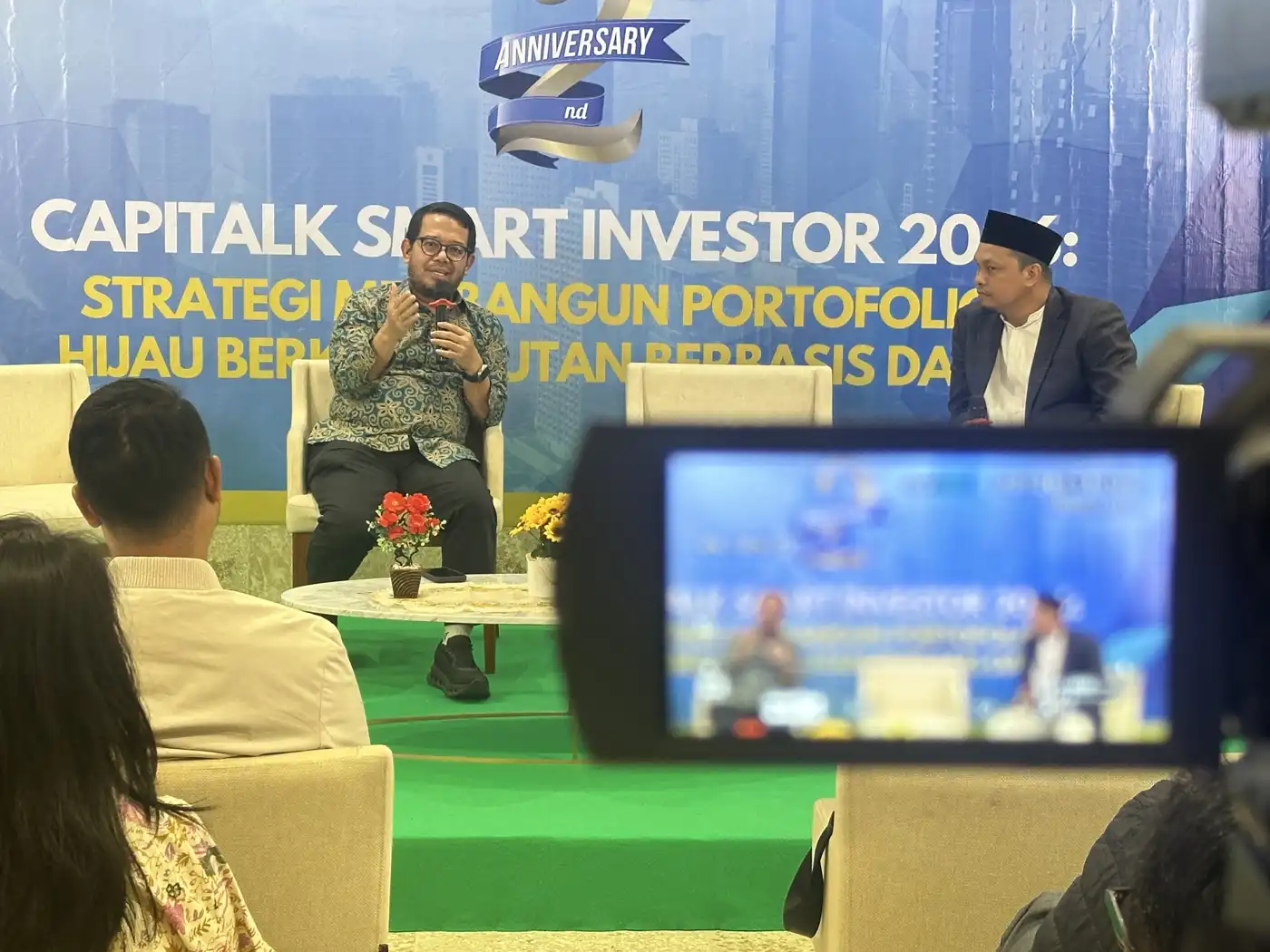 Kepala Divisi Pasar Modal Syariah BEI Irwan Abdalloh menjadi pembicara dalam forum Capital Smart Investor 2026 di Masjid Istiqlal, Jakarta, Jumat, 27 Februari 2026. Ia memaparkan pergeseran dominasi investor ritel yang mengubah struktur pasar modal domestik. Foto: Alpin Pulungan/KabarBursa