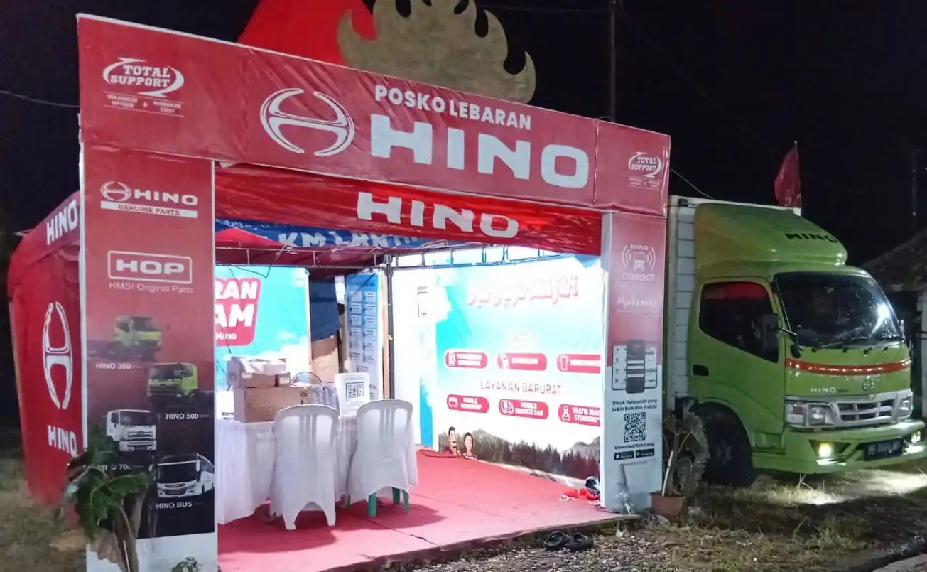 Dukung kelancaran mudik dan angkutan bahan pokok selama Labaran 2026, Hino buka 18 posko dan 7 bengkel siaga. Foto: dok. HMSI