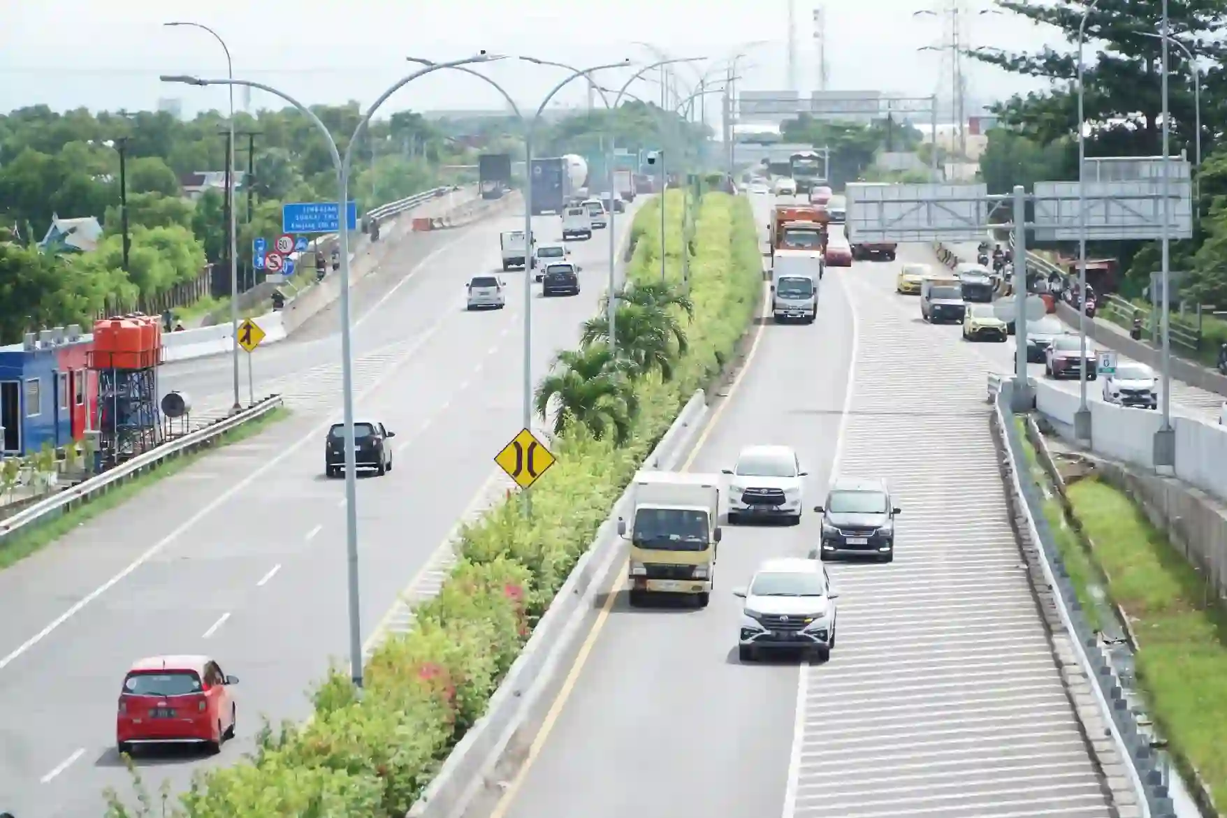 Tol Makassar siaga Lebaran, trafik diprediksi tembus 118 ribu. Foto: dok. MMN-MAN
