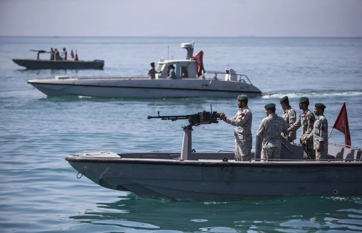Garda Revolusi Iran mengancam menghentikan aliran minyak Timur Tengah jika serangan AS dan Israel berlanjut. Ketegangan ini memicu kekhawatiran krisis energi global. Foto: Dok. Xinhua