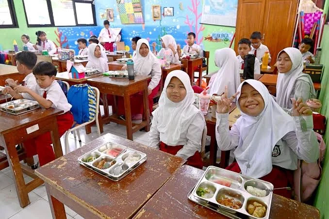 DPR mendukung opsi pemangkasan anggaran program Makan Bergizi Gratis dan penundaan proyek infrastruktur untuk menjaga defisit APBN 2026 tetap di bawah 3 persen. Foto: Dok. Kementerian Sekretariat Negara