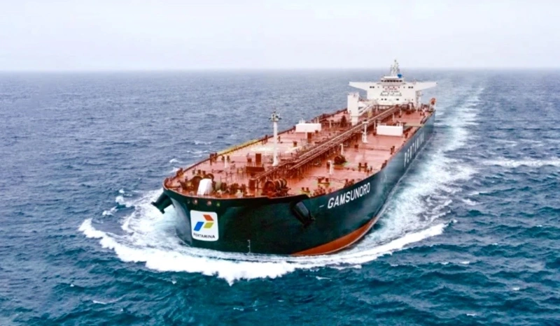 Kapal tanker MT Gamsunoro yang dioperasikan oleh perusahaan pelayaran energi milik negara PT Pertamina International Shipping. IEEFA menyoroti risiko ketahanan energi dari rencana impor migas Indonesia senilai USD15 miliar dari AS di tengah lonjakan harga minyak akibat konflik Timur Tengah. Foto: Dok. Pertamina International Shipping