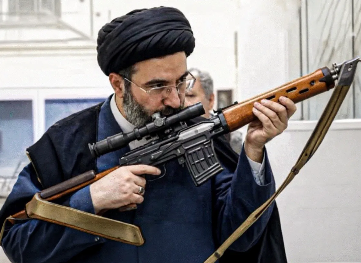 Pemimpin tertinggi Iran Mojtaba Khamenei menegaskan Selat Hormuz harus tetap ditutup sebagai alat tekanan terhadap musuh di tengah konflik Timur Tengah. Foto: Bhaskar English