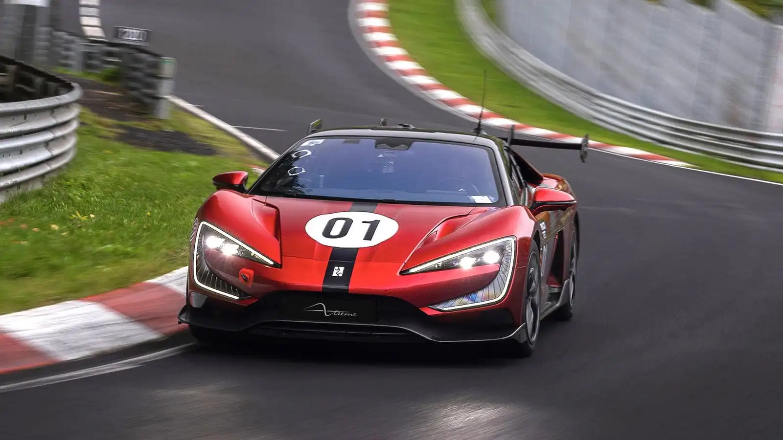 BYD berniat terjun di balap Formula 1. Yangwang U9 bisa jadi modal menarik untuk membalap. Foto: Car Throttle