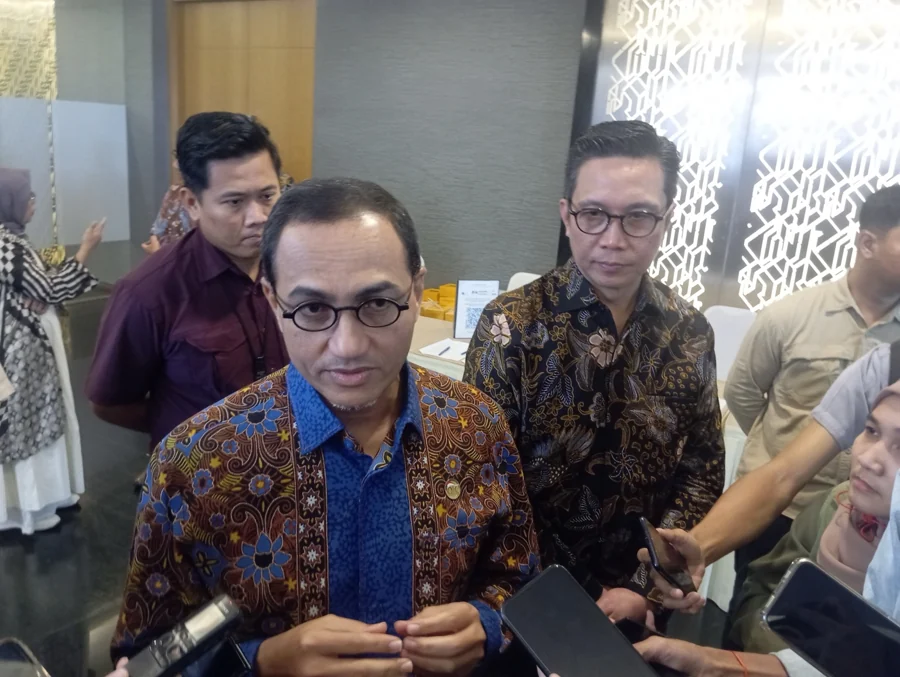 Anggota Dewan Komisioner sekaligus Kepala Eksekutif Pengawas Pasar Modal, Keuangan Derivatif, dan Bursa Karbon OJK, Hasan Fawzi di Gedung BEI, Jakarta pada Jumat, 13 Maret 2026. Desty Luthfiani/ KabarBursa.com