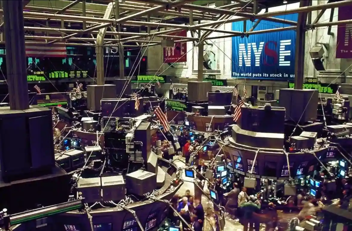 Harga minyak dunia kembali meroket, situasi konflik di Timur Tengah semakin panas, seluruh indeks Wall Street berakhir melemah. (Foto: Public Domain Pictures)