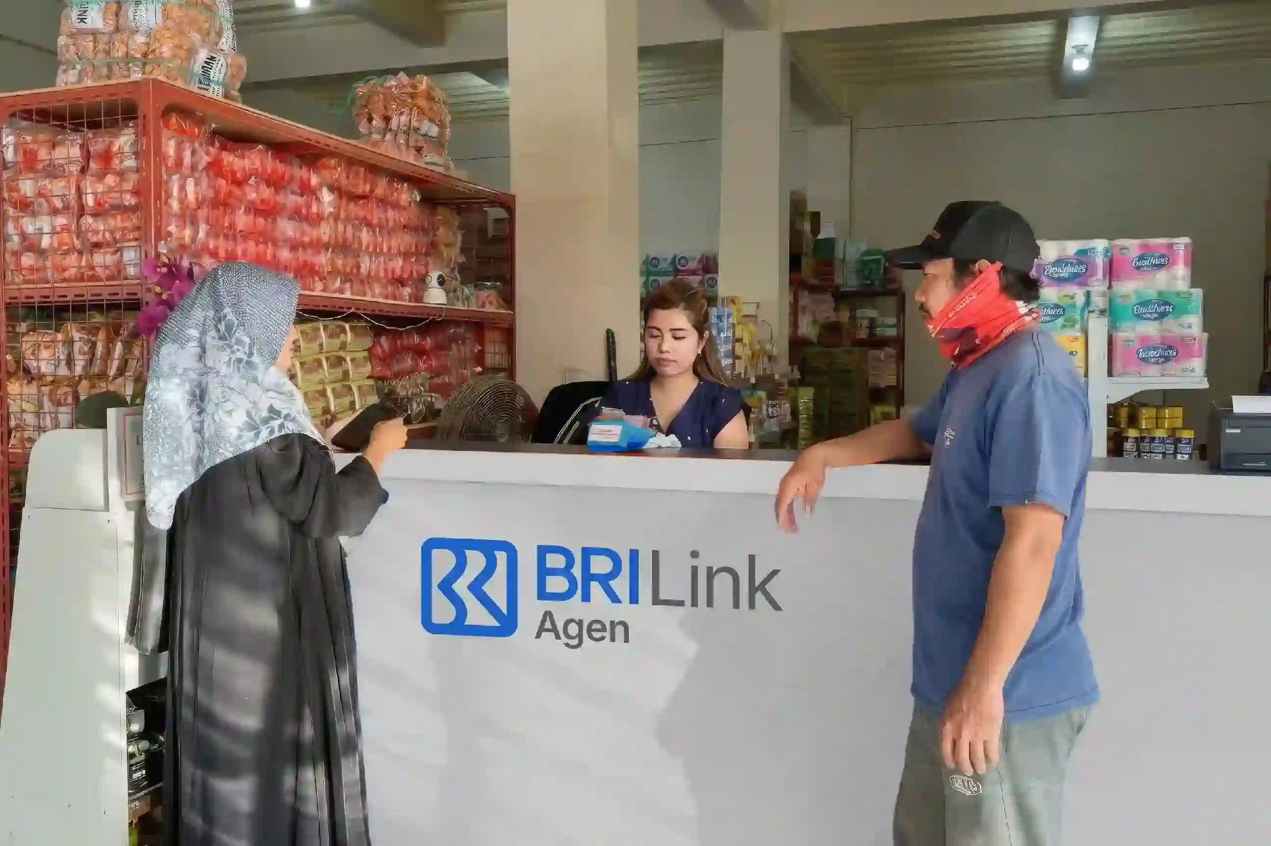 Kisah BRILink Agen di NTB, jadi solusi warga desa akses layanan perbankan. Foto: dok. BRI