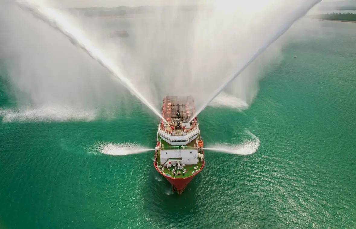 Kapal milik PT Wintermar Offshore Marine Tbk (WINS) dilengkapi sistem pemadam kebakaran canggih serta bersertifikasi FIFI dan ERRV, sehingga siap digunakan dalam berbagai situasi darurat di laut. Foto: Dok. WINS