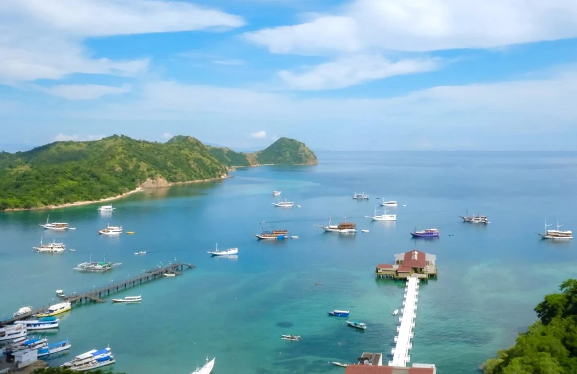 Danantara dan QIA kembangkan Labuan Bajo sebagai pusat wisata baru, dorong ekonomi lokal dan investasi pariwisata di Indonesia timur. Foto: Dokz Kementerian Pariwisata