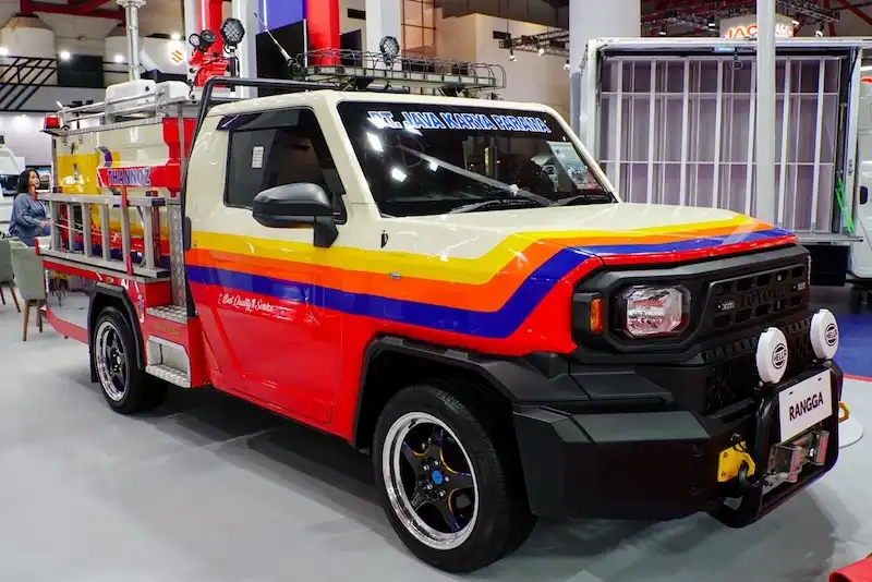 Salah satu Toyota Hilux Rangga yang dipamerkan di GIICOMVEC 2026. Foto: dok TAM