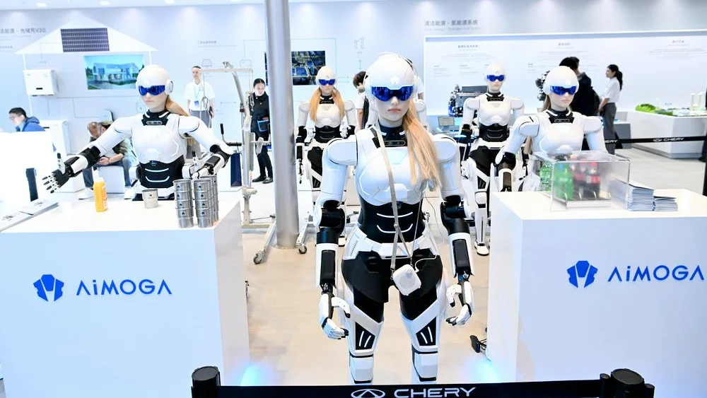 Robot produk AIMoga yang merupakan anak usaha Cheru. Foto: CNA. 