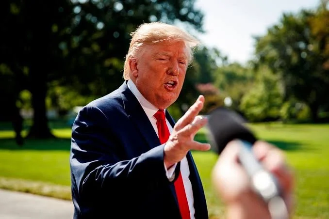 Trump klaim perang Iran hampir berakhir, pasar global merespons positif dengan saham menguat dan harga minyak naik. Foto: Dok. Xinhua