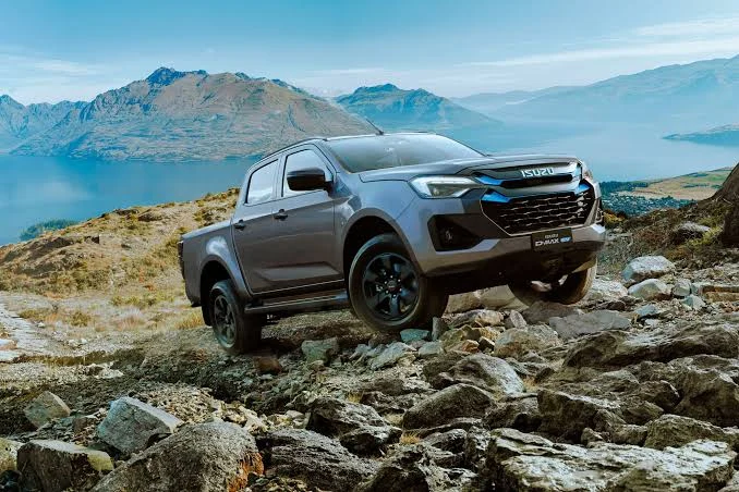Isuzu D-Max EV resmi meluncur sebagai pikap listrik untuk kerja berat hingga off-road. Foto: Isuzu