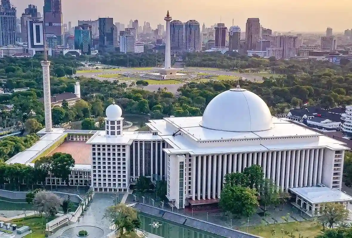 CSED-INDEF sebut Indonesia harus pimpin standar syariah global di B57+ untuk tarik investasi dan perkuat posisi sebagai hub ekonomi Islam. Foto: IG @alivikry.