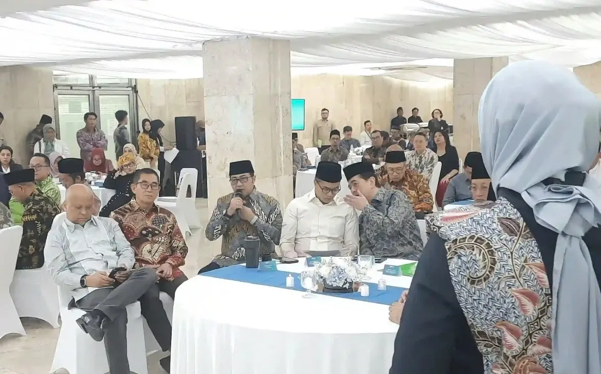 Menteri Ekonomi Kreatif, Teuku Riefky Harsya menyampaikan paparan soal kebijakan KUR untuk pelaku ekonomi kreatif sebesar Rp10 triliun di ajang Halal Bihalal B57+ Asia Pacific Chapter di Masjid Istiqlal, Jakarta, Rabu 22 April 2026. Foto: Harun/KabarBursa.com 