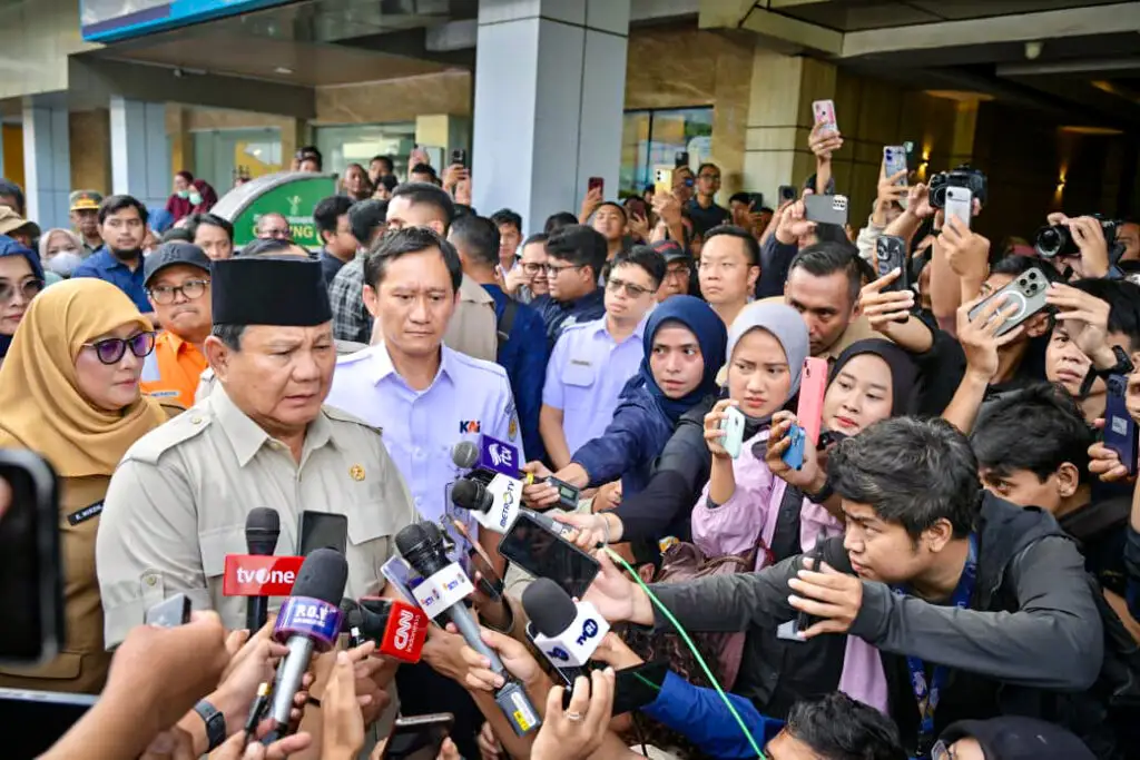 Prabowo Janjikan Kompensasi Buat Korban Tragedi Kereta Bekasi Timur. Foto: Setkab