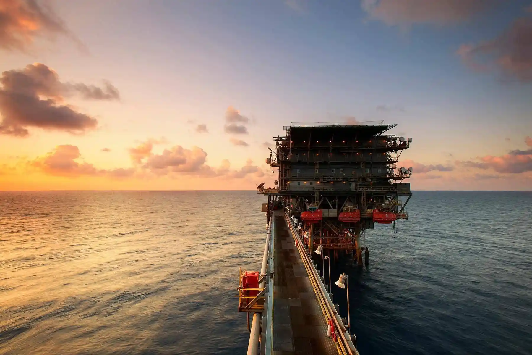 Ilustrasi Barclays menaikkan proyeksi harga minyak Brent untuk 2026. Foto: dok KabarBursa.com