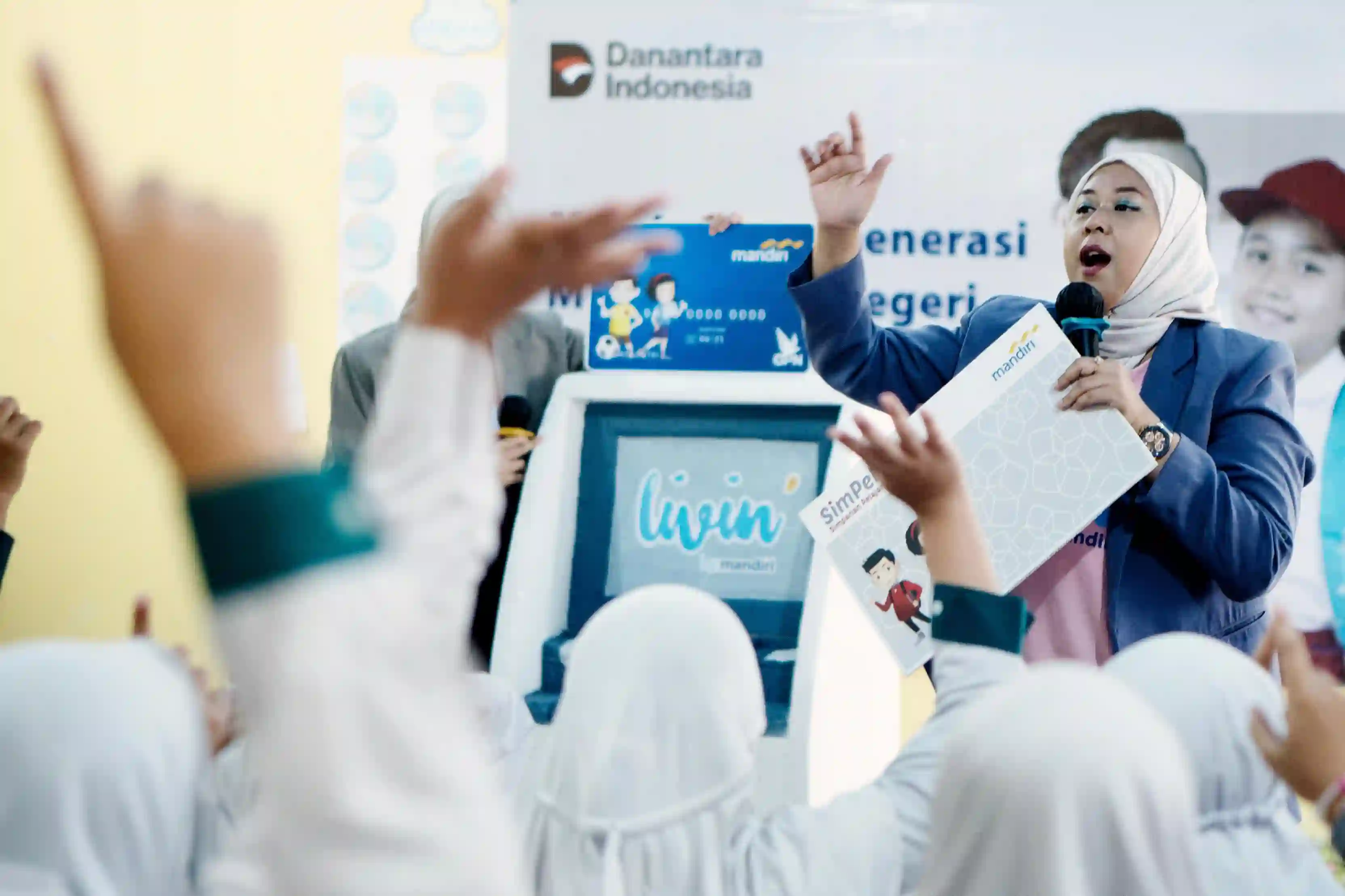 Cara Bank Mandiri kembangkan program Tabungan Simpel, hampir tembus 1 Juta rekening pelajar pada 2026. Foto: dok. Bank Mandiri