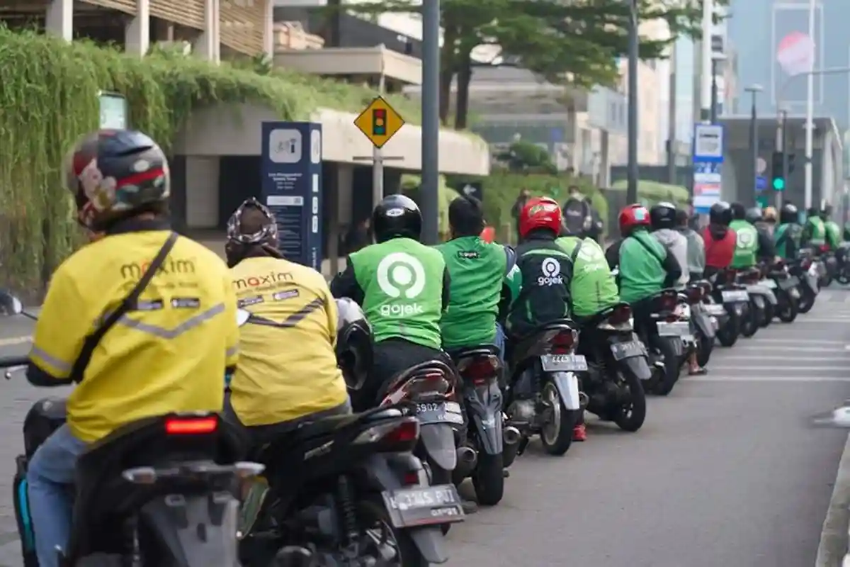 Maxim Indonesia mengaku masih menunggu regulasi resmi terkait aturan baru komisi driver ojol di bawah 10 persen. (Foto: dok kompas)