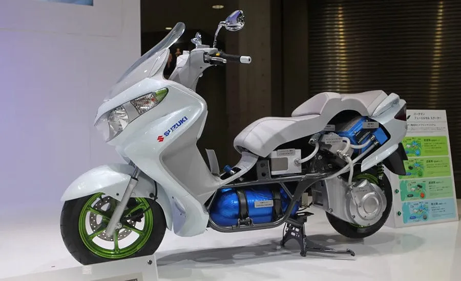 Toyota dan Suzuki kembangkan motor hidrogen dengan basis Burgman 400. Foto: Viking Bags