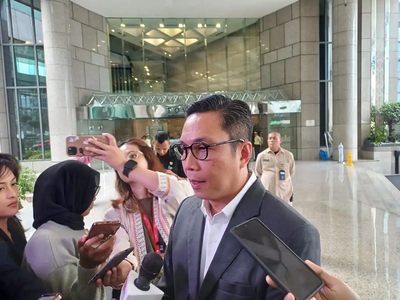 BEI awasi saham WBSA yang langsung masuk HSC dan FCA usai IPO karena free float rendah dan kepemilikan saham terkonsentrasi. Foto: Desty Luthfiani/KabarBursa.