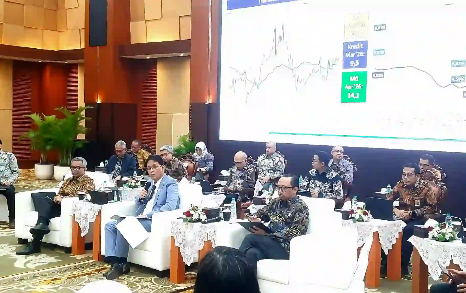 Dalam APBN KiTa di Kantor Kemenkeu, Jakarta, Selasa 19 Mei 2026, Menteri Keuangan Purbaya Yudhi Sadewa menyebut tingkat inflasi Indonesia masih terkendali di angka 2,42 persen, bantah daya beli masyarakat lemah. Foto: KabarBursa.com/Harun 