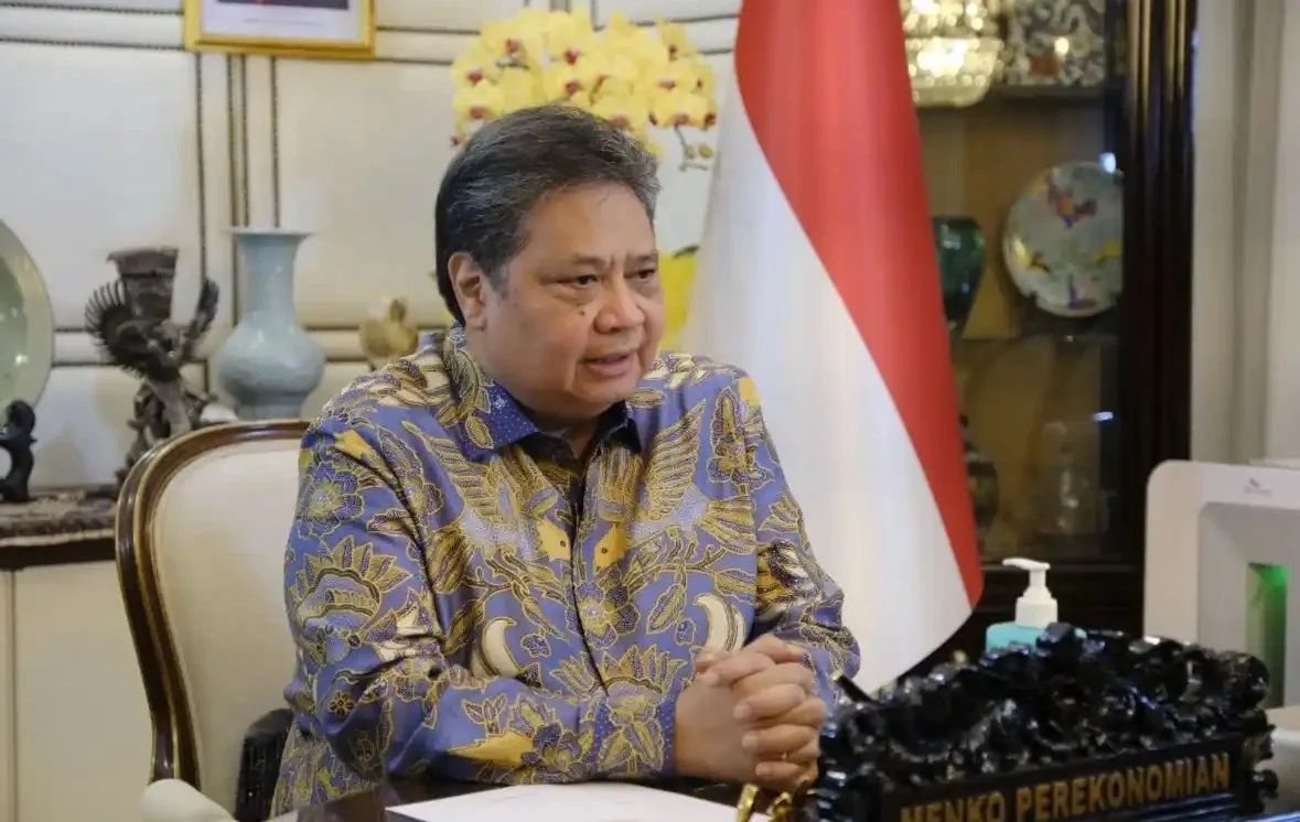Menteri Koordinatoe Bidang Perekonomian Airlangga Hartarto umumkan aturan baru DHE SDA, eksportir wajib simpan 100 persen devisa di RI. Foto: Ekon.go.id