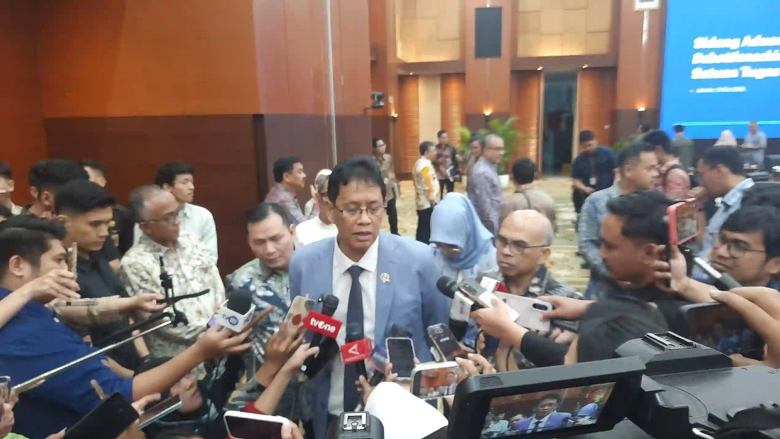 Rencana Menteri Keuangan Purbaya Yudhi Sadewa menambah layer cukai baru menuai kritik. Tak jamin kendalikan rokok ilegal hingga konsumsi rokok. Foto: KabarBursa.com/Harun