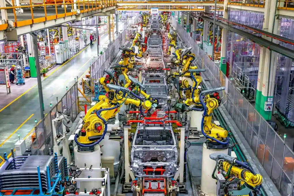 Industri otomotif China hadapi tekanan besar. Biaya baterai lithium melonjak, laba Industri tergerus 17 persen. Foto: South ChinaChina