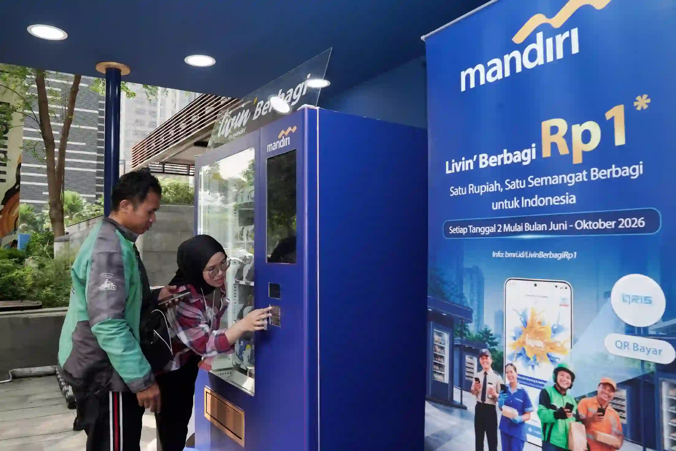 Bank Mandiri bagikan 3.360 paket makanan, cukup bayar QRIS Rp1. Foto: dok. Bank Mandiri