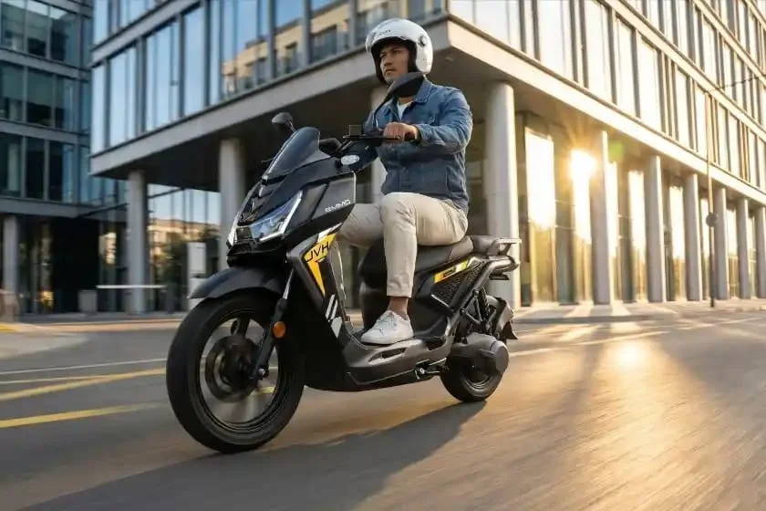 Emmo JVH Max, motor listrik yang termasuk dalam pengadaan barang BGN bersama Emmo JVX GT. Foto: Emmo