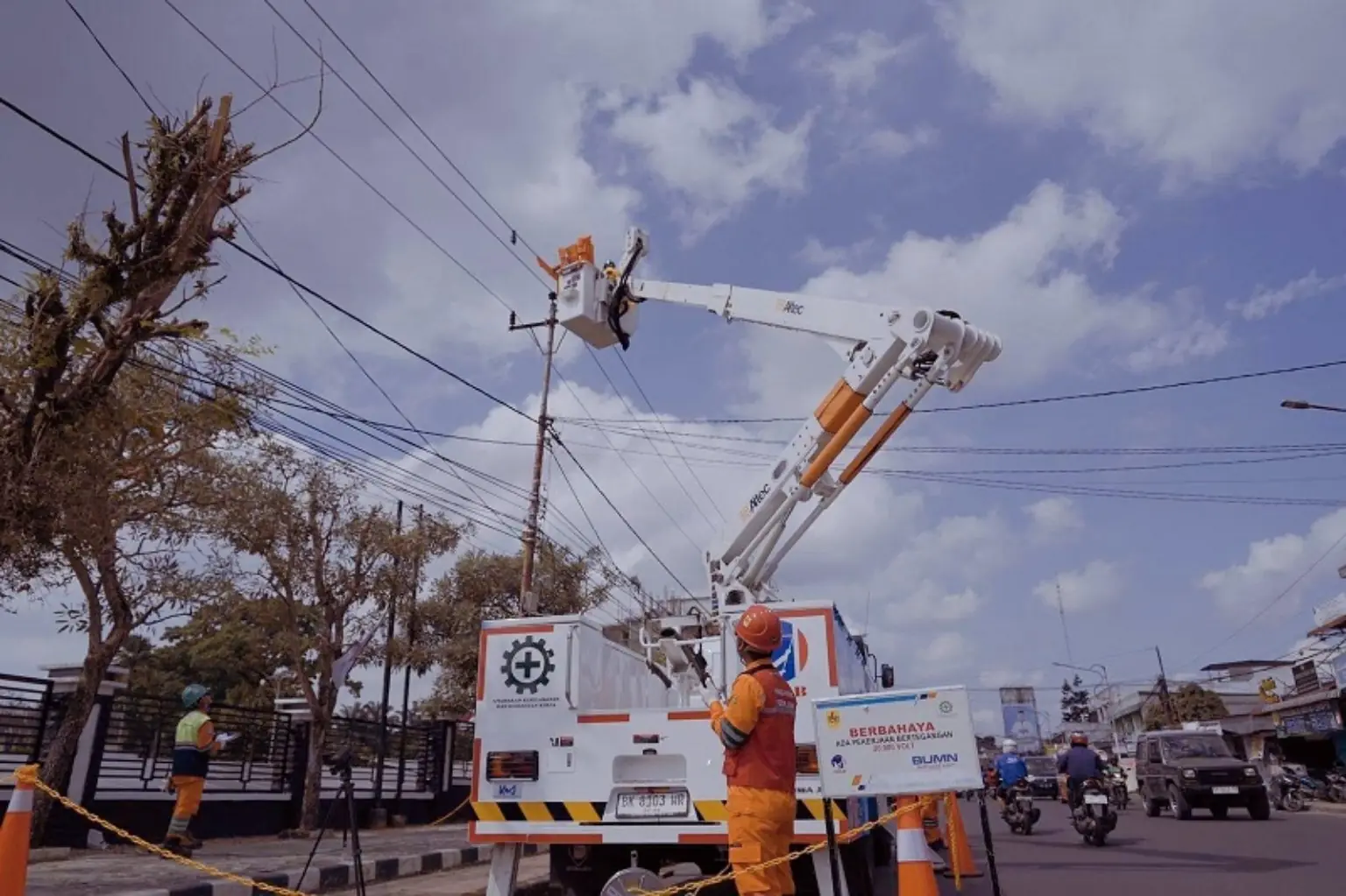 Pemerintah memastikan tarif listrik tidak naik pada 2026. Kebijakan yang berlaku sejak 2017 ini diklaim menjaga daya beli dan iklim usaha. Foto: Dok. PLN