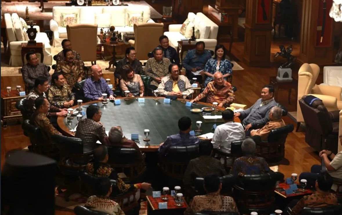 Didik Rachbini mengungkap bagaimana program rakyat kerap berubah menjadi bancakan elite akibat rente, lobi politik, dan lemahnya pengawasan. Foto: IG @presidenrepublikindonesia.