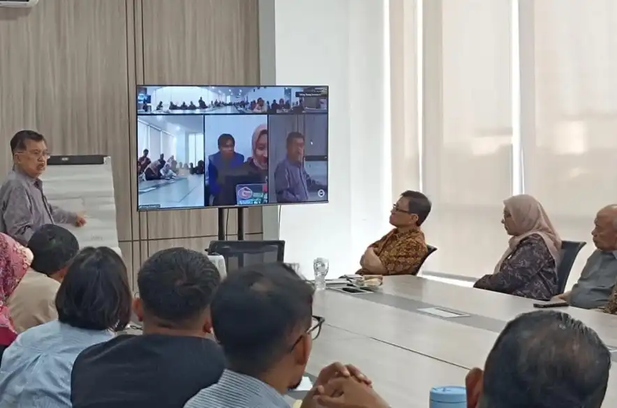 Jusuf Kalla membeberkan tiga indikator ekonomi yang memburuk, mulai dari rupiah melemah, daya beli turun, hingga kriminalitas akibat pengangguran. Foto: Dok. Paramadina.