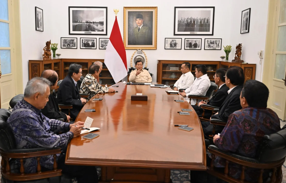 Ilustrasi: Pelaku usaha mulai gelisah setelah ekspor komoditas diwajibkan melalui DSI. Skema pembayaran, harga jual, dan mekanisme bisnis hingga kini masih menyisakan banyak tanda tanya. Foto: Dok. Sekretariat Negara.