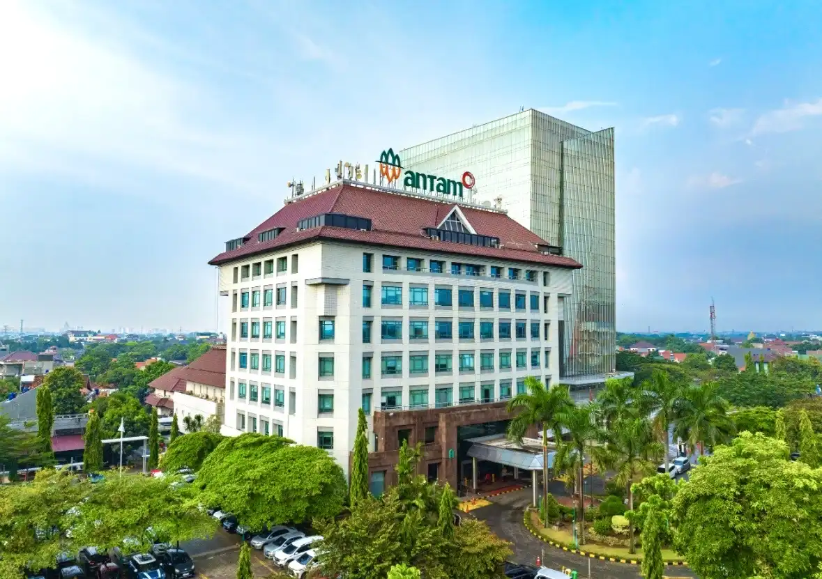 Penampakan Gedung Antam dari kejauhan (Foto: Dok. Antam.com)