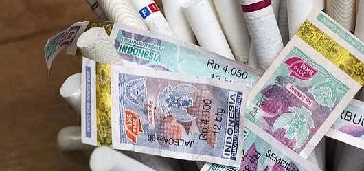Desak Kementerian Keuangan hingga DPR RI, Koalisi SOS kritik lapisan baru cukai rokok SKM III, sebut berisiko tekan penerimaan negara hingga pengendalian konsumsi tembakau. Foto: YLKI 