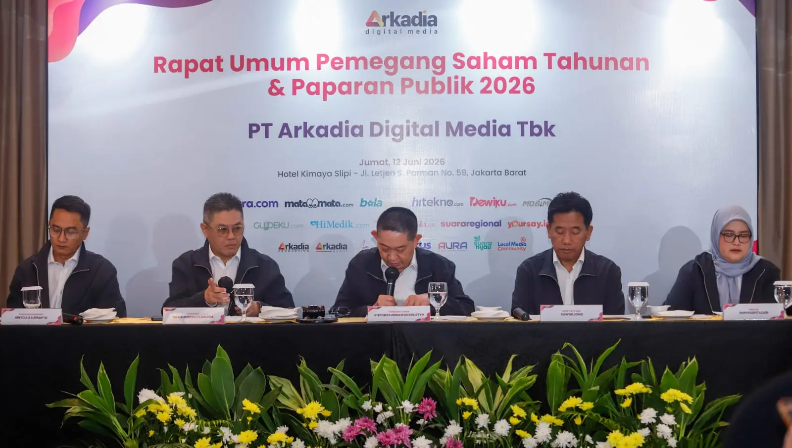 Direktur Utama PT Arkadia Digital Media Tbk Suwarjono dan Direktur Popi Puspitasari, saat pelaksanaan Public Expose (Pubex) Perseroan di Hotel Kimaya Slipi, Jakarta. Foto: Dok Suara