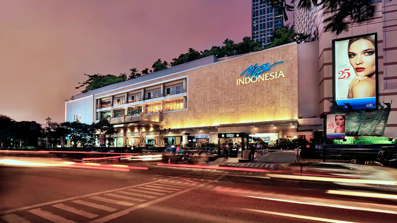Pencapaian fantastis "penguasa" Bundaran Hotel Indonesia (HI) ini rupanya hanya membuahkan total beban pajak senilai Rp124,91 miliar. (Foto: Dok. Plaza Indonesia)
